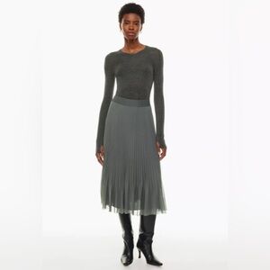 Aritzia Wilfred Twirl Midi Skirt